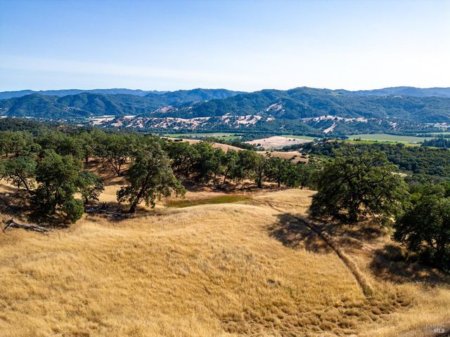5700 Old River Rd, Ukiah, CA 95482