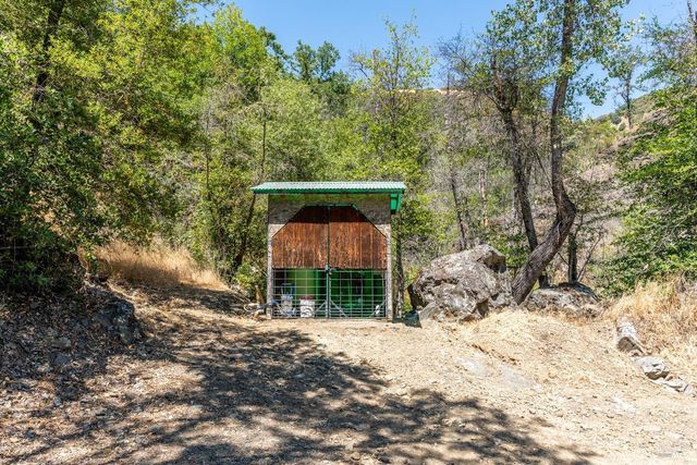 5700 Old River Rd, Ukiah, CA 95482