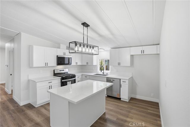 32551 Crescent Avenue, Lake Elsinore, CA 92530