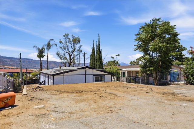 32551 Crescent Avenue, Lake Elsinore, CA 92530