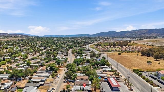 32551 Crescent Avenue, Lake Elsinore, CA 92530