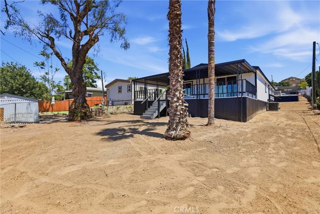 32551 Crescent Avenue, Lake Elsinore, CA 92530
