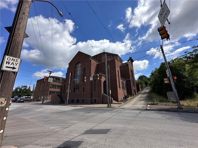 1101 Braddock Ave, Braddock, PA 15104