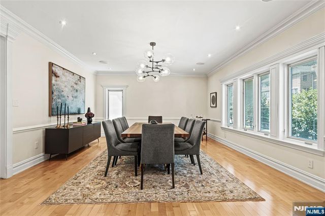 512 Winterburn Grove, Cliffside Park, NJ 07010