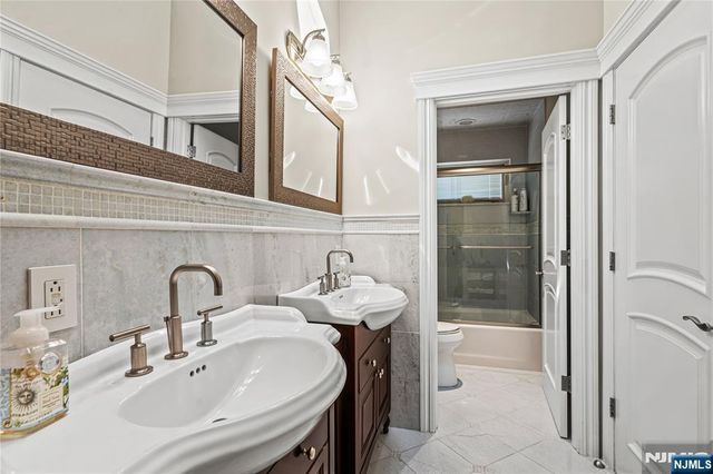 512 Winterburn Grove, Cliffside Park, NJ 07010
