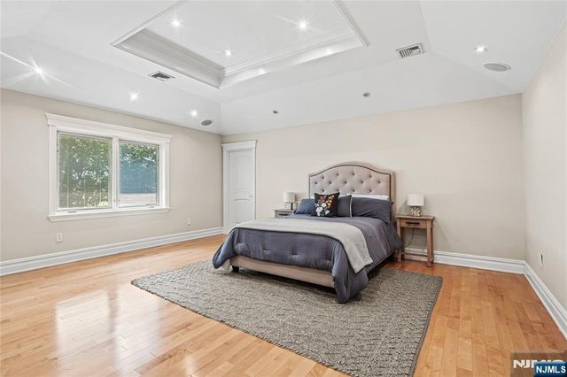 512 Winterburn Grove, Cliffside Park, NJ 07010