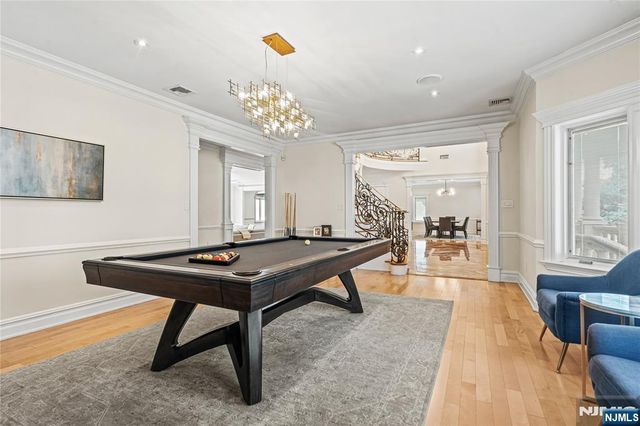 512 Winterburn Grove, Cliffside Park, NJ 07010