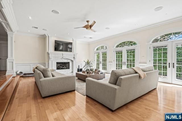 512 Winterburn Grove, Cliffside Park, NJ 07010