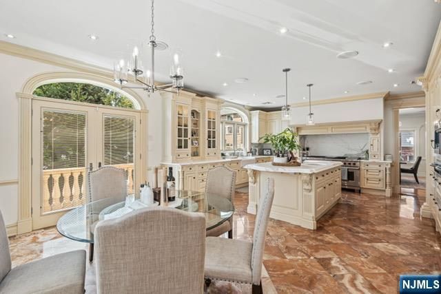 512 Winterburn Grove, Cliffside Park, NJ 07010