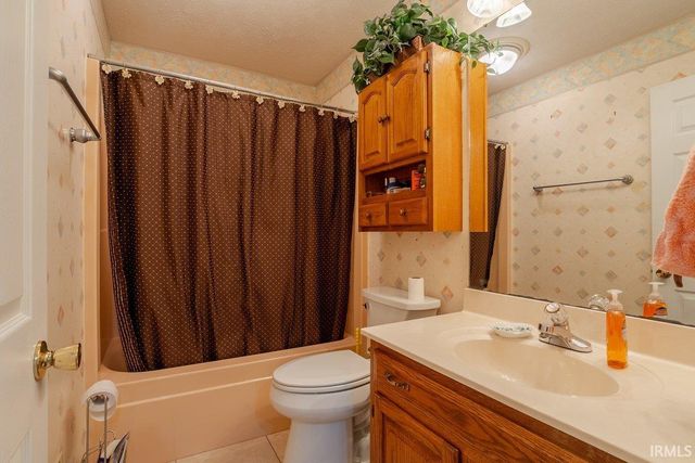 1300 N Red Bank Road, Evansville, IN 47720