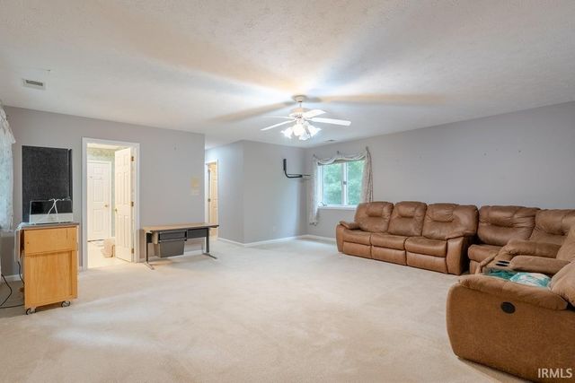1300 N Red Bank Road, Evansville, IN 47720