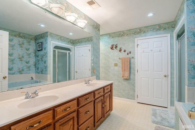 1300 N Red Bank Road, Evansville, IN 47720