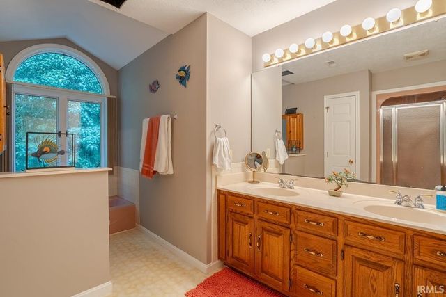 1300 N Red Bank Road, Evansville, IN 47720