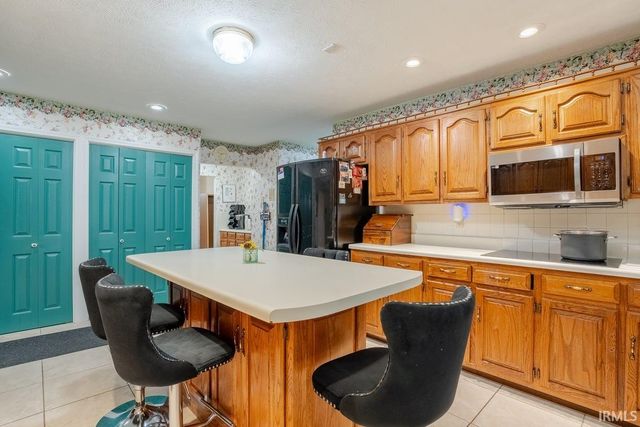 1300 N Red Bank Road, Evansville, IN 47720