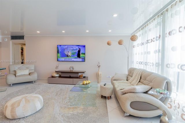 301 174 2417, Sunny Isles Beach, FL 33160