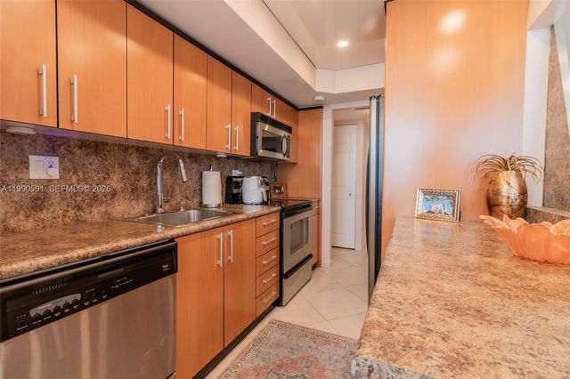 301 174 2417, Sunny Isles Beach, FL 33160