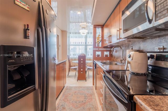 301 174 2417, Sunny Isles Beach, FL 33160