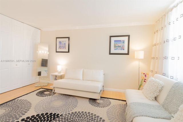 301 174 2417, Sunny Isles Beach, FL 33160