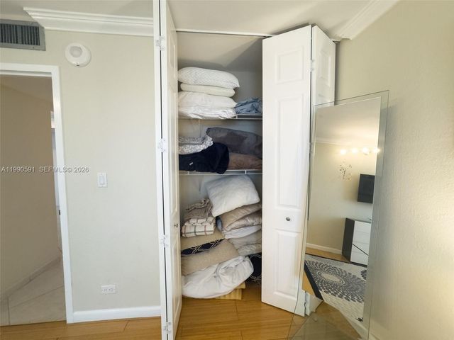 301 174 2417, Sunny Isles Beach, FL 33160