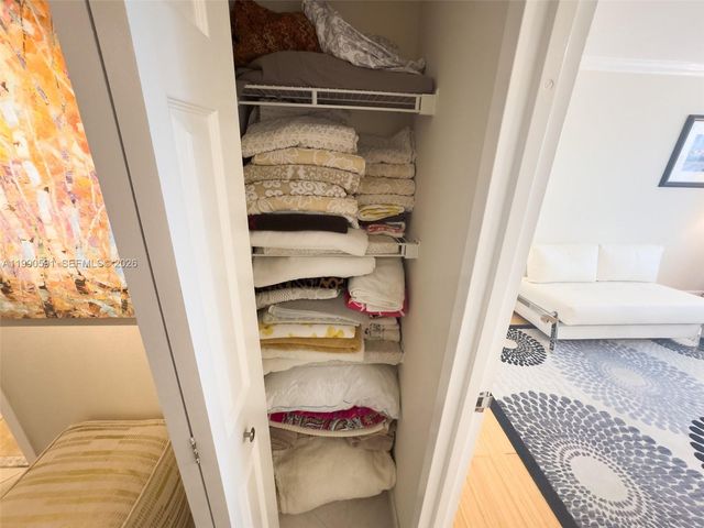 301 174 2417, Sunny Isles Beach, FL 33160