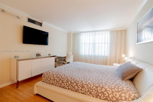 301 174 2417, Sunny Isles Beach, FL 33160