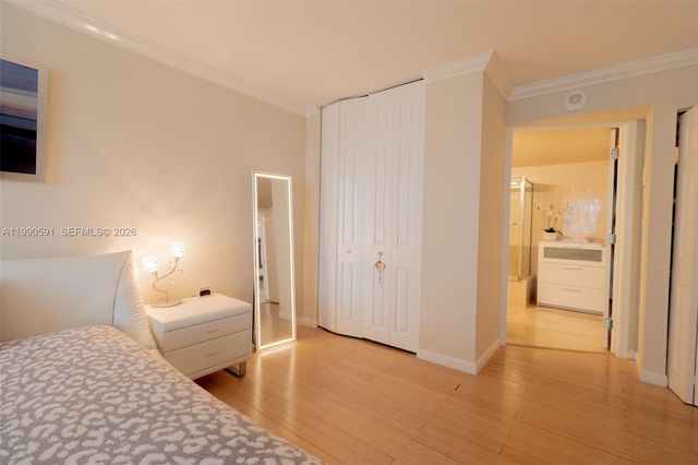 301 174 2417, Sunny Isles Beach, FL 33160