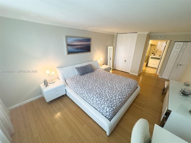 301 174 2417, Sunny Isles Beach, FL 33160