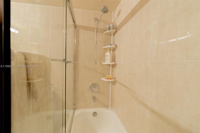 301 174 2417, Sunny Isles Beach, FL 33160