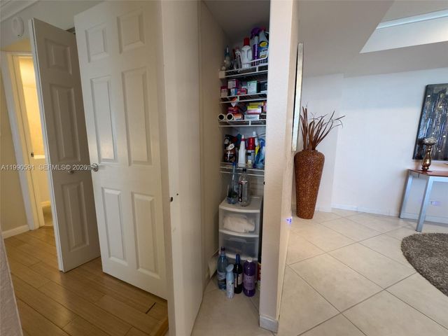 301 174 2417, Sunny Isles Beach, FL 33160