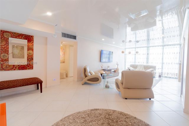 301 174 2417, Sunny Isles Beach, FL 33160