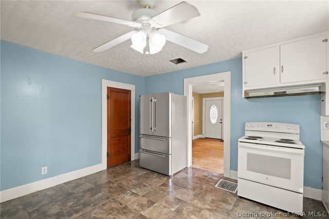 4533 State Rd 64, Taswell, IN 47175