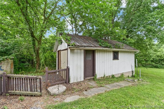 4533 State Rd 64, Taswell, IN 47175
