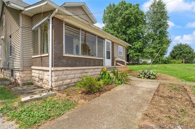 4533 State Rd 64, Taswell, IN 47175