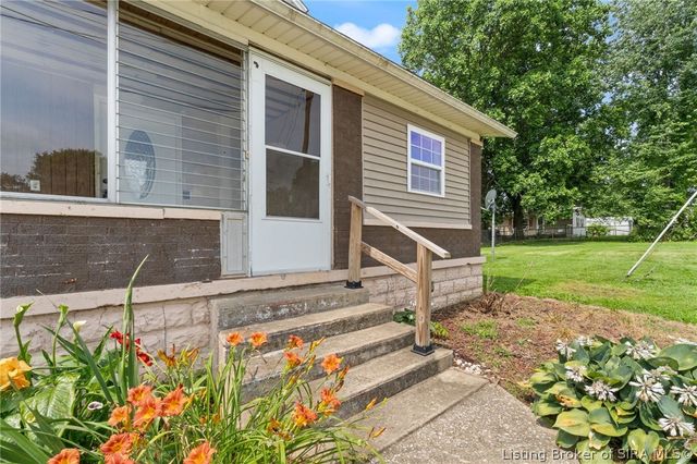 4533 State Rd 64, Taswell, IN 47175