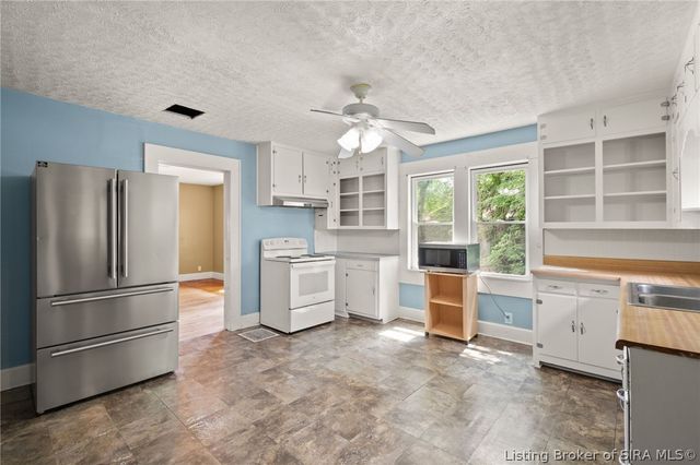 4533 State Rd 64, Taswell, IN 47175