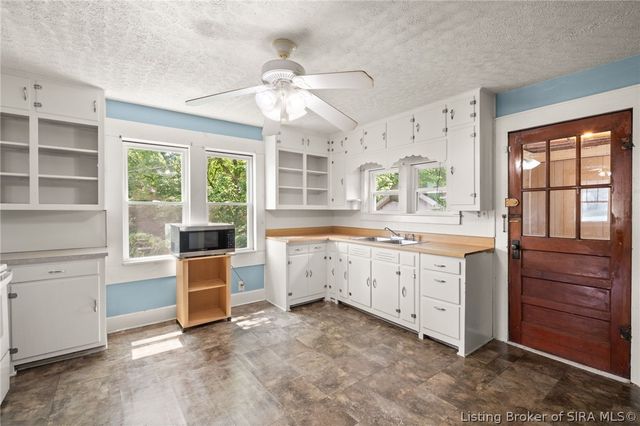 4533 State Rd 64, Taswell, IN 47175