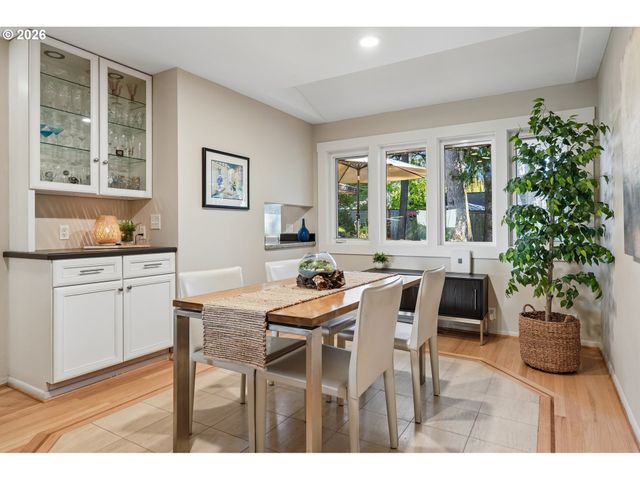 11255 Sw TIMBERLINE Dr, Beaverton, OR 97008