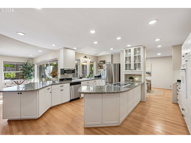 11255 Sw TIMBERLINE Dr, Beaverton, OR 97008