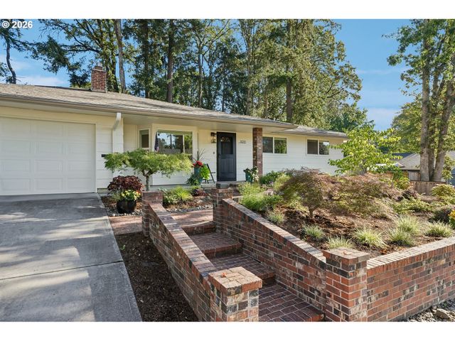 11255 Sw TIMBERLINE Dr, Beaverton, OR 97008