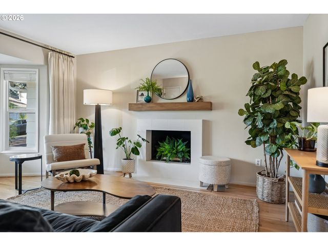 11255 Sw TIMBERLINE Dr, Beaverton, OR 97008