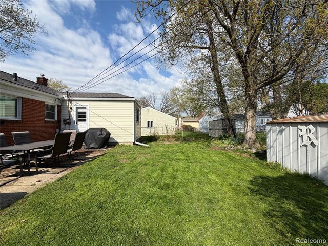 579 Lerner Avenue, Commerce Twp, MI 48017