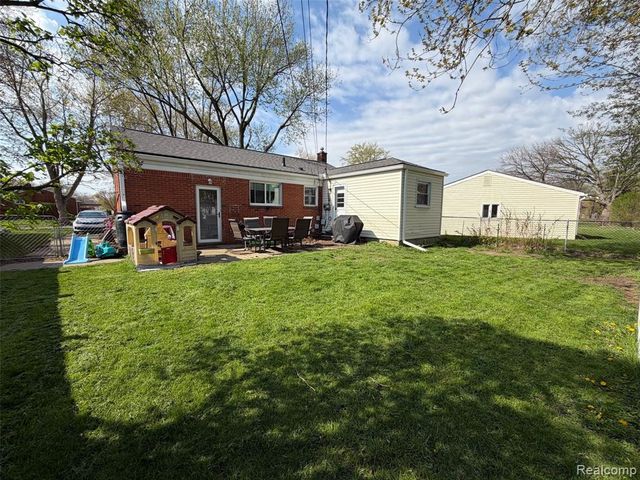 579 Lerner Avenue, Commerce Twp, MI 48017