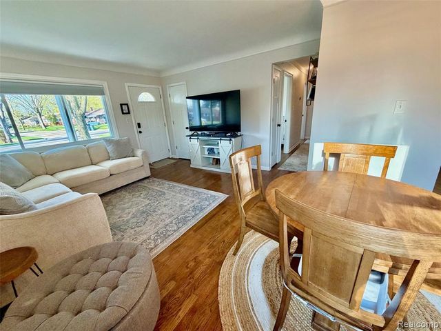 579 Lerner Avenue, Commerce Twp, MI 48017