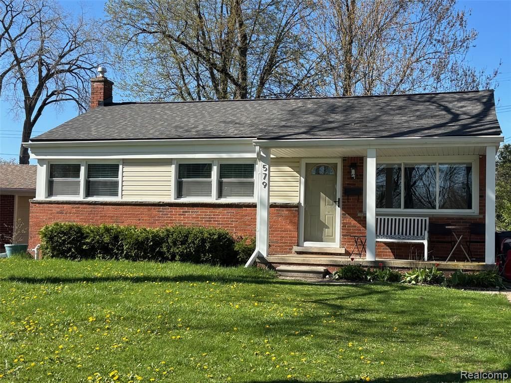 579 Lerner Avenue, Commerce Twp, MI 48017