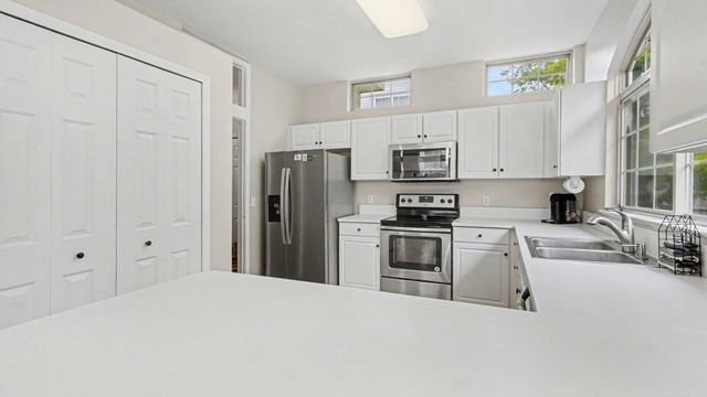 5692 Versailles Avenue, Ann Arbor, MI 48103