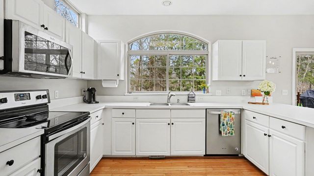 5692 Versailles Avenue, Ann Arbor, MI 48103