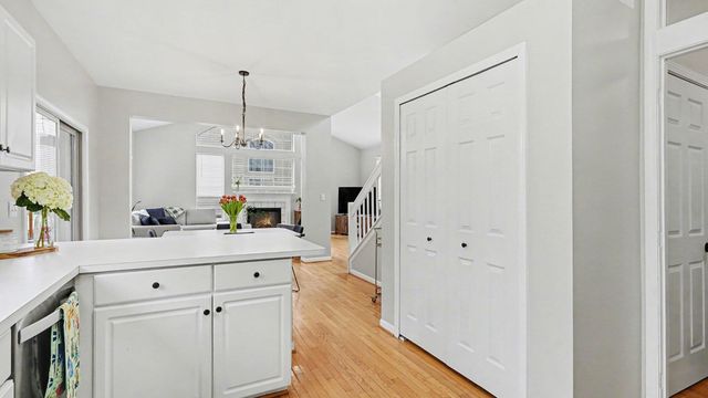 5692 Versailles Avenue, Ann Arbor, MI 48103