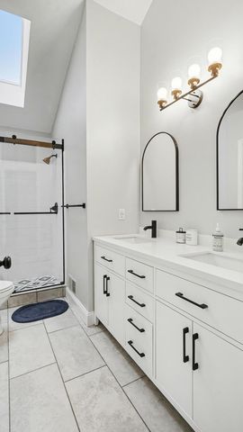 5692 Versailles Avenue, Ann Arbor, MI 48103