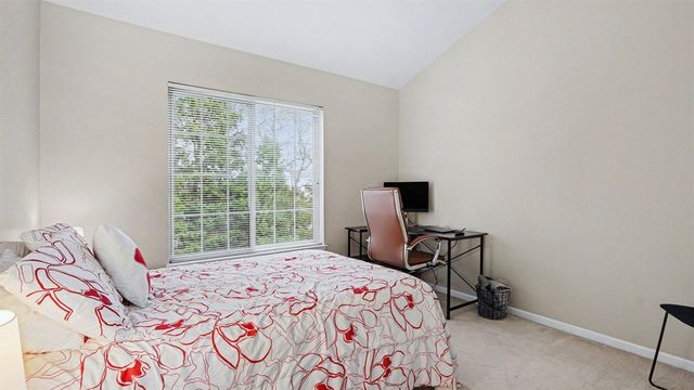 5692 Versailles Avenue, Ann Arbor, MI 48103