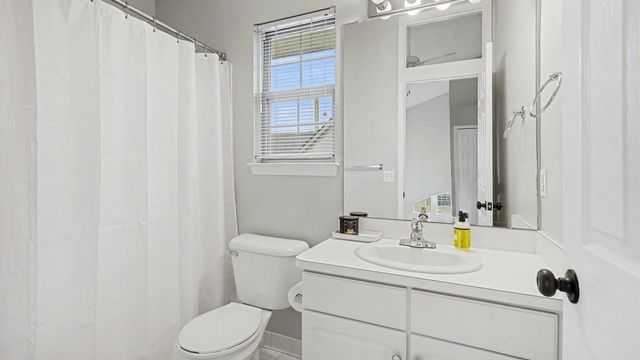 5692 Versailles Avenue, Ann Arbor, MI 48103